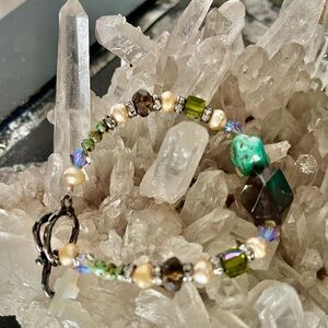 Vintage Hand Beaded Bracelet with Silver Findings and Toggle Clasp